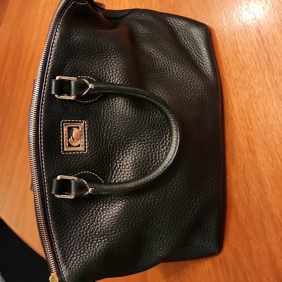 Dooney & Bourke Handbags - Dooney & Bourke black pebble leather classic satchel! Well worn & clean!